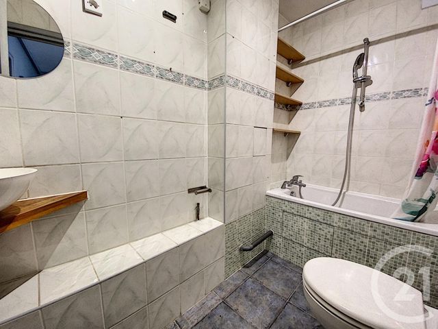 Afficher la photo en grand Appartement F3 à vendre - 3 pièces - 62.44 m2 - LILLE - 59 - NORD-PAS-DE-CALAIS - Century 21 Vieux-Lille