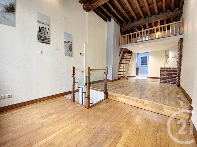 Afficher la photo en grand Appartement F3 à vendre - 3 pièces - 62.44 m2 - LILLE - 59 - NORD-PAS-DE-CALAIS - Century 21 Vieux-Lille