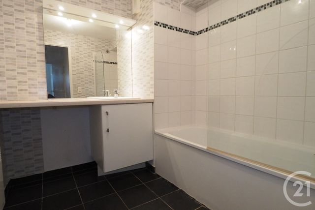 Afficher la photo en grand Appartement T3 à vendre - 3 pièces - 63.0 m2 - MOUVAUX - 59 - NORD-PAS-DE-CALAIS - Century 21 Vieux-Lille