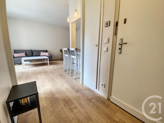 Afficher la photo en grand Appartement T2 à louer - 2 pièces - 44.76 m2 - LILLE - 59 - NORD-PAS-DE-CALAIS - Century 21 Vieux-Lille