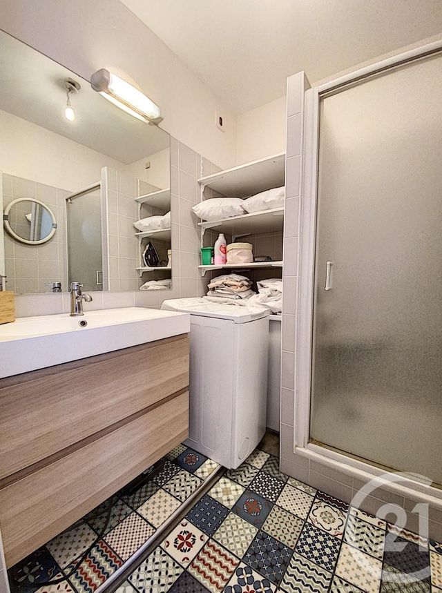 Afficher la photo en grand Appartement T2 à louer - 2 pièces - 44.76 m2 - LILLE - 59 - NORD-PAS-DE-CALAIS - Century 21 Vieux-Lille