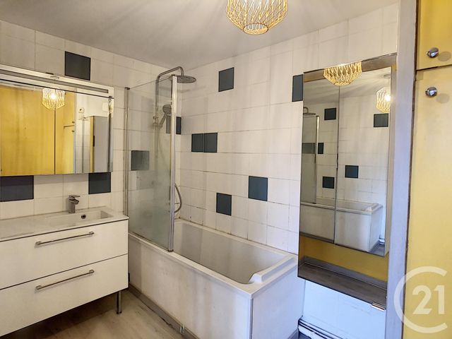 Afficher la photo en grand Appartement F4 à vendre - 4 pièces - 90.98 m2 - LILLE - 59 - NORD-PAS-DE-CALAIS - Century 21 Vieux-Lille