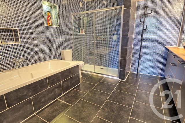 Afficher la photo en grand Appartement Loft à louer - 7 pièces - 242.0 m2 - TOURCOING - 59 - NORD-PAS-DE-CALAIS - Century 21 Vieux-Lille