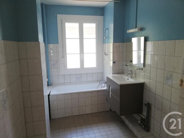 Appartement F3 à vendre - 3 pièces - 77.1 m2 - LILLE - 59 - NORD-PAS-DE-CALAIS - Century 21 Vieux-Lille Appartement F3 à vendre - 3 pièces - 77.1 m2 - LILLE - 59 - NORD-PAS-DE-CALAIS - Century 21 Vieux-Lille