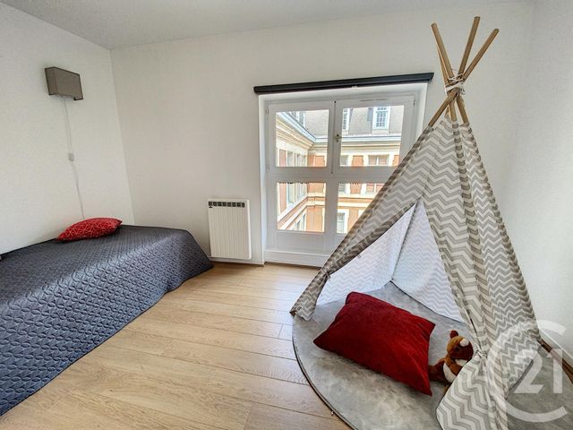 Appartement T5 à vendre - 5 pièces - 114.41 m2 - LILLE - 59 - NORD-PAS-DE-CALAIS - Century 21 Vieux-Lille Appartement T5 à vendre - 5 pièces - 114.41 m2 - LILLE - 59 - NORD-PAS-DE-CALAIS - Century 21 Vieux-Lille