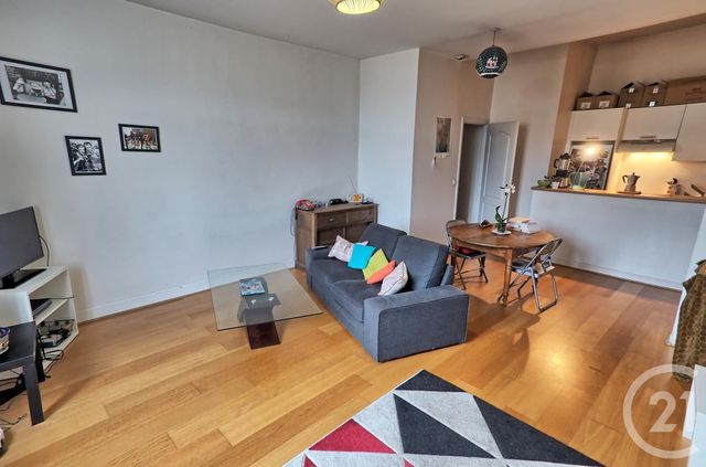 Appartement T3 à louer - 3 pièces - 78.8 m2 - LILLE - 59 - NORD-PAS-DE-CALAIS - Century 21 Vieux-Lille Appartement T3 à louer - 3 pièces - 78.8 m2 - LILLE - 59 - NORD-PAS-DE-CALAIS - Century 21 Vieux-Lille