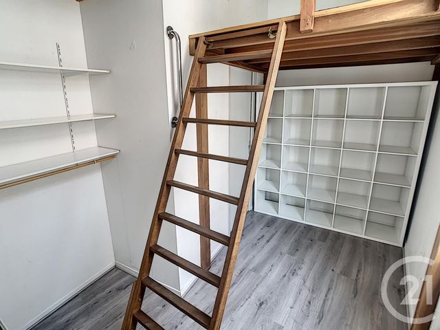 Afficher la photo en grand Appartement T2 à vendre - 2 pièces - 27.09 m2 - LILLE - 59 - NORD-PAS-DE-CALAIS - Century 21 Vieux-Lille