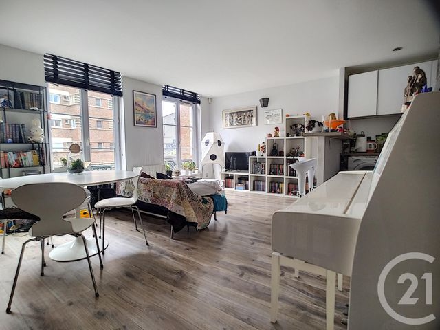 Afficher la photo en grand Appartement F2 à vendre - 2 pièces - 41.04 m2 - LILLE - 59 - NORD-PAS-DE-CALAIS - Century 21 Vieux-Lille
