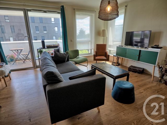 Afficher la photo en grand Appartement F3 à louer - 3 pièces - 61.9 m2 - LILLE - 59 - NORD-PAS-DE-CALAIS - Century 21 Vieux-Lille