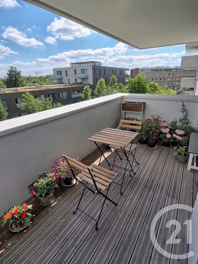 Afficher la photo en grand Appartement F3 à louer - 3 pièces - 61.9 m2 - LILLE - 59 - NORD-PAS-DE-CALAIS - Century 21 Vieux-Lille