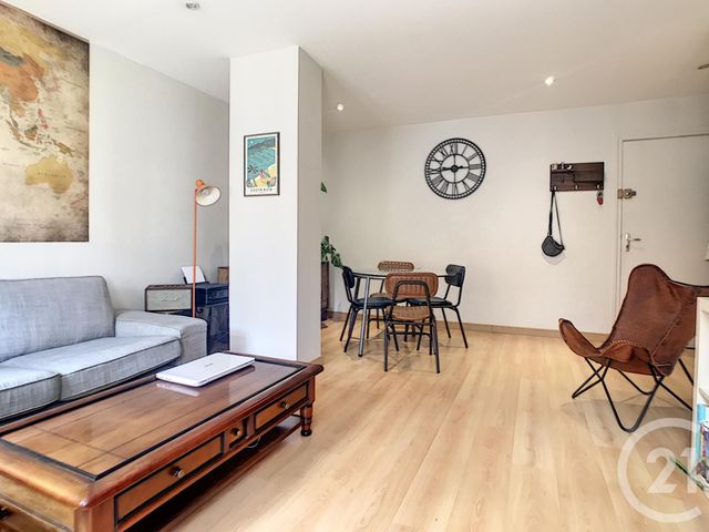 Afficher la photo en grand Appartement F2 à vendre - 2 pièces - 46.41 m2 - LILLE - 59 - NORD-PAS-DE-CALAIS - Century 21 Vieux-Lille