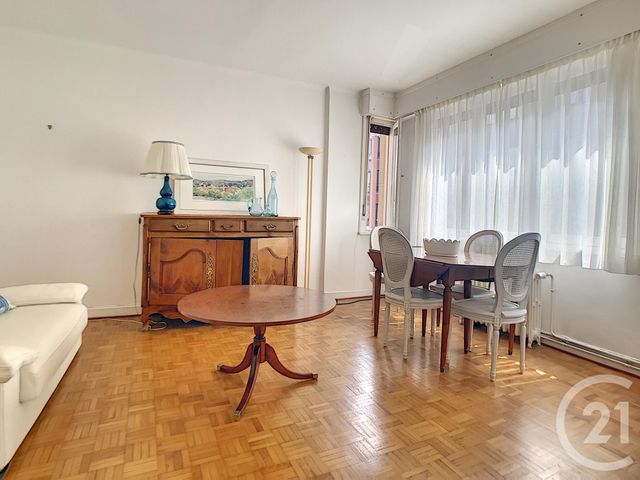Afficher la photo en grand Appartement F4 à vendre - 4 pièces - 96.73 m2 - LILLE - 59 - NORD-PAS-DE-CALAIS - Century 21 Vieux-Lille