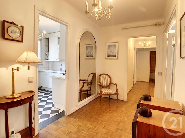 Afficher la photo en grand Appartement F4 à vendre - 4 pièces - 96.73 m2 - LILLE - 59 - NORD-PAS-DE-CALAIS - Century 21 Vieux-Lille