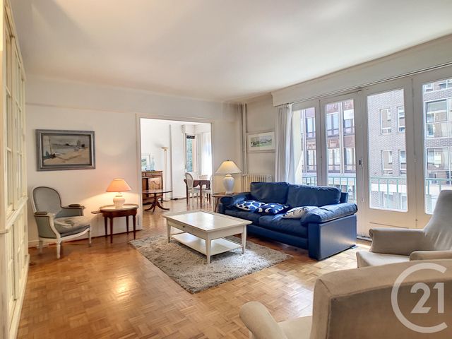 Afficher la photo en grand Appartement F4 à vendre - 4 pièces - 96.73 m2 - LILLE - 59 - NORD-PAS-DE-CALAIS - Century 21 Vieux-Lille
