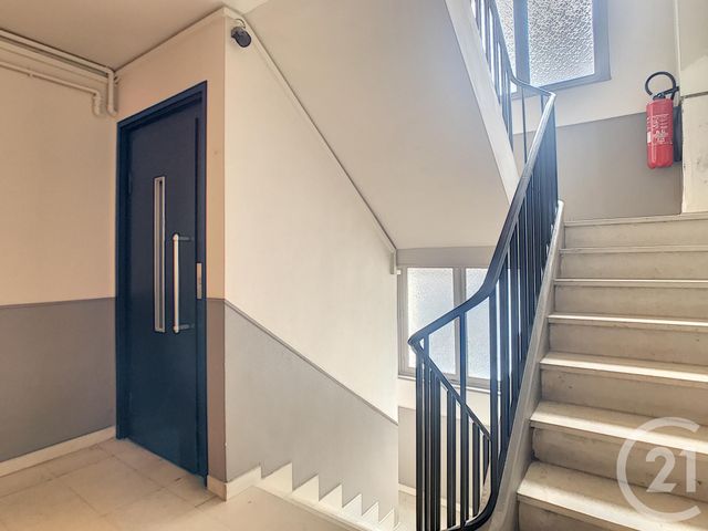 Afficher la photo en grand Appartement F4 à vendre - 4 pièces - 96.73 m2 - LILLE - 59 - NORD-PAS-DE-CALAIS - Century 21 Vieux-Lille