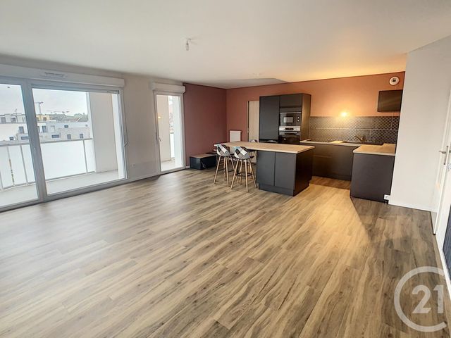 Afficher la photo en grand Appartement F4 à vendre - 4 pièces - 95.5 m2 - LILLE - 59 - NORD-PAS-DE-CALAIS - Century 21 Vieux-Lille