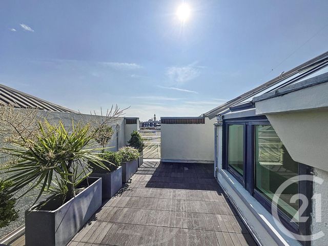 Afficher la photo en grand Appartement T3 à vendre - 3 pièces - 75.4 m2 - LILLE - 59 - NORD-PAS-DE-CALAIS - Century 21 Vieux-Lille