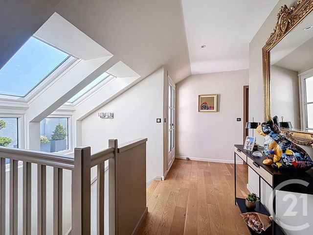 Afficher la photo en grand Appartement T3 à vendre - 3 pièces - 75.4 m2 - LILLE - 59 - NORD-PAS-DE-CALAIS - Century 21 Vieux-Lille