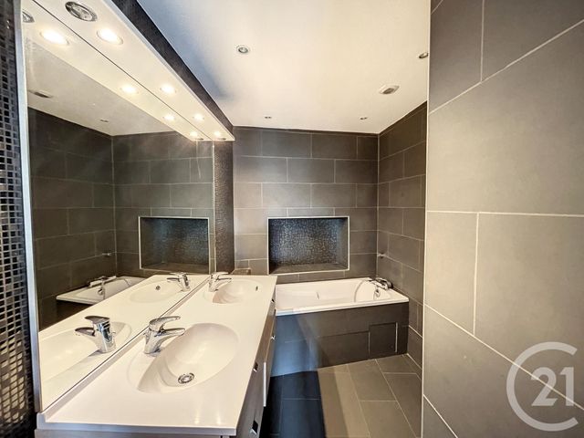 Appartement T6 à louer - 6 pièces - 195.88 m2 - LILLE - 59 - NORD-PAS-DE-CALAIS - Century 21 Vieux-Lille