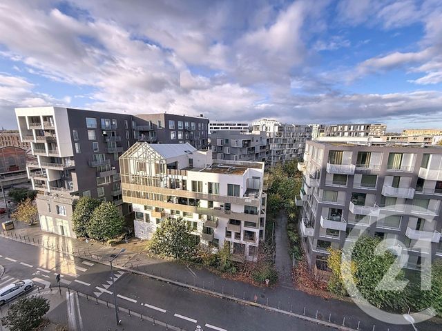 Afficher la photo en grand Appartement T4 à louer - 4 pièces - 84.86 m2 - LILLE - 59 - NORD-PAS-DE-CALAIS - Century 21 Vieux-Lille