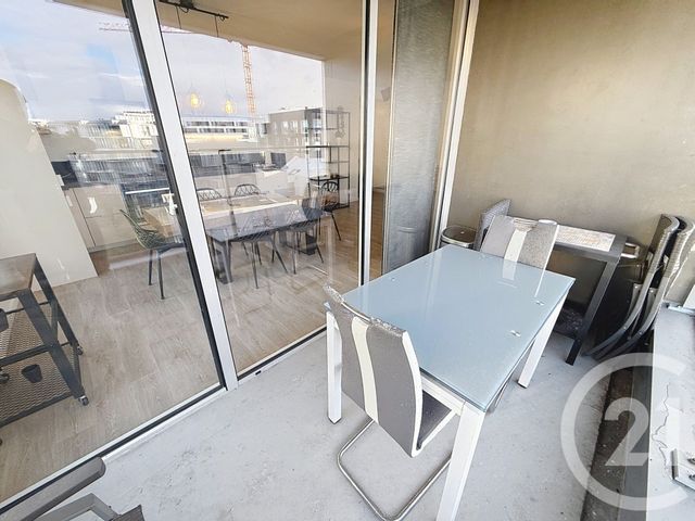 Afficher la photo en grand Appartement T4 à louer - 4 pièces - 84.86 m2 - LILLE - 59 - NORD-PAS-DE-CALAIS - Century 21 Vieux-Lille