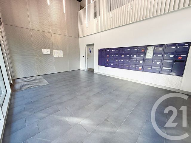 Afficher la photo en grand Appartement T4 à louer - 4 pièces - 84.86 m2 - LILLE - 59 - NORD-PAS-DE-CALAIS - Century 21 Vieux-Lille