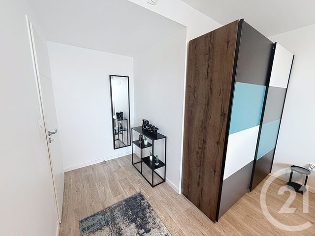 Afficher la photo en grand Appartement T4 à louer - 4 pièces - 84.86 m2 - LILLE - 59 - NORD-PAS-DE-CALAIS - Century 21 Vieux-Lille