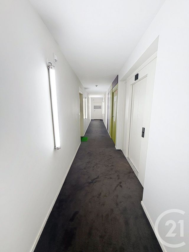 Afficher la photo en grand Appartement T4 à louer - 4 pièces - 84.86 m2 - LILLE - 59 - NORD-PAS-DE-CALAIS - Century 21 Vieux-Lille
