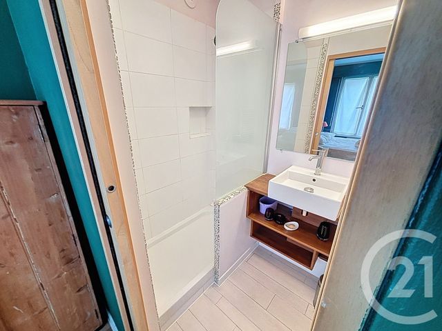 Afficher la photo en grand Appartement T2 à louer - 2 pièces - 38.9 m2 - LILLE - 59 - NORD-PAS-DE-CALAIS - Century 21 Vieux-Lille