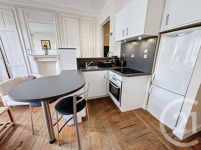 Appartement T2 à louer - 2 pièces - 40.4 m2 - LILLE - 59 - NORD-PAS-DE-CALAIS - Century 21 Vieux-Lille