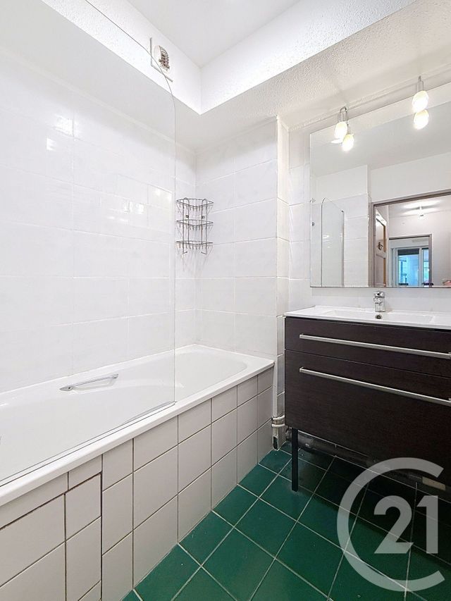 Appartement T2 à vendre - 2 pièces - 41.43 m2 - LILLE - 59 - NORD-PAS-DE-CALAIS - Century 21 Vieux-Lille