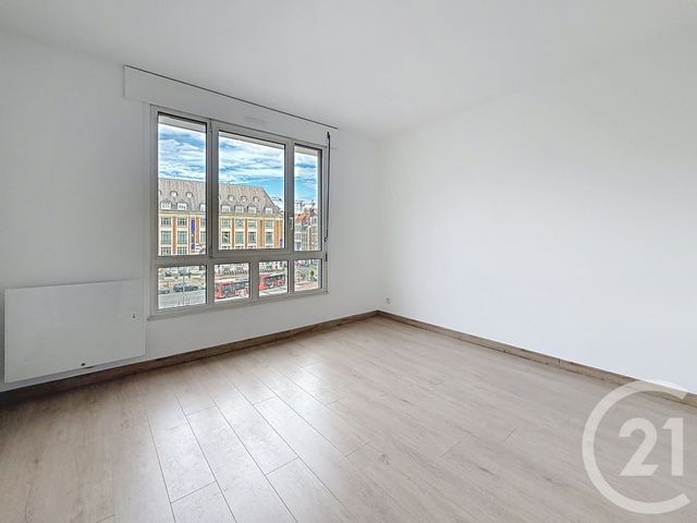 Afficher la photo en grand Appartement T2 à louer - 2 pièces - 59.18 m2 - LILLE - 59 - NORD-PAS-DE-CALAIS - Century 21 Vieux-Lille