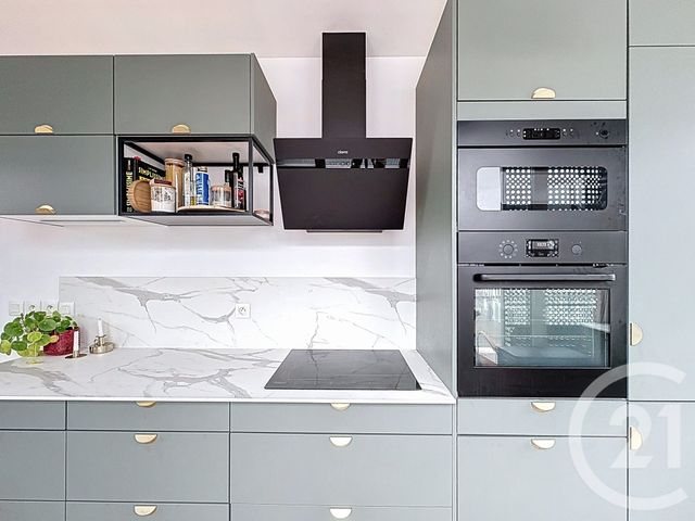 Afficher la photo en grand Appartement T3 à vendre - 3 pièces - 60.1 m2 - LILLE - 59 - NORD-PAS-DE-CALAIS - Century 21 Vieux-Lille