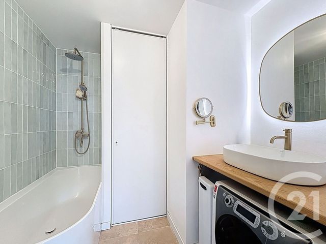 Afficher la photo en grand Appartement T3 à vendre - 3 pièces - 60.1 m2 - LILLE - 59 - NORD-PAS-DE-CALAIS - Century 21 Vieux-Lille