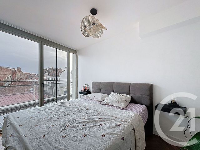 Afficher la photo en grand Appartement T3 à vendre - 3 pièces - 60.1 m2 - LILLE - 59 - NORD-PAS-DE-CALAIS - Century 21 Vieux-Lille
