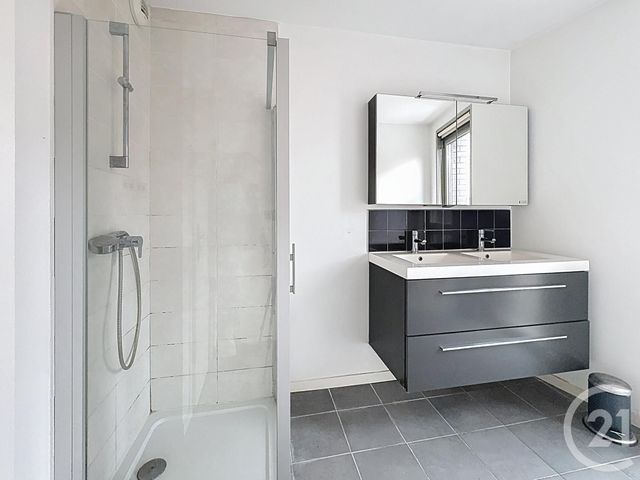 Appartement T2 à vendre - 2 pièces - 61.78 m2 - LILLE - 59 - NORD-PAS-DE-CALAIS - Century 21 Vieux-Lille