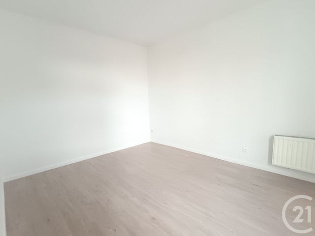 maison à louer - 5 pièces - 111.66 m2 - LA CHAPELLE D ARMENTIERES - 59 - NORD-PAS-DE-CALAIS - Century 21 Vieux-Lille