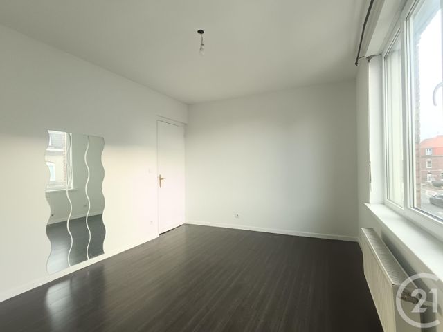 maison à louer - 5 pièces - 111.66 m2 - LA CHAPELLE D ARMENTIERES - 59 - NORD-PAS-DE-CALAIS - Century 21 Vieux-Lille