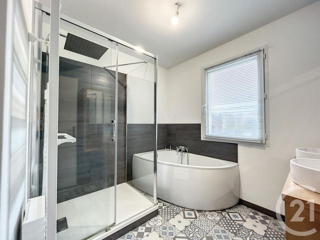 Appartement T3 à louer - 3 pièces - 81.41 m2 - LILLE - 59 - NORD-PAS-DE-CALAIS - Century 21 Vieux-Lille