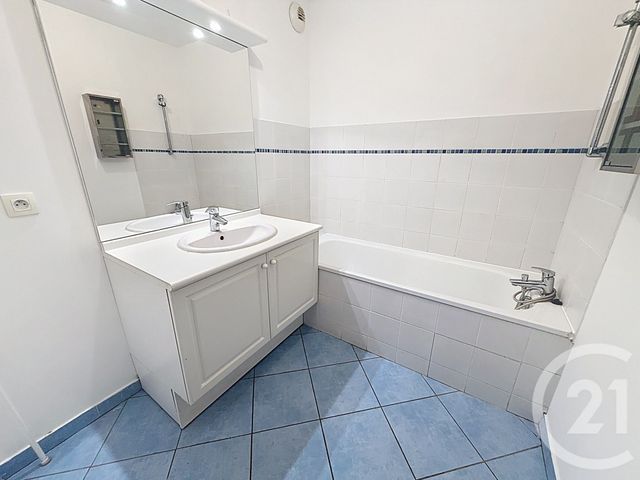 Appartement T3 à vendre - 3 pièces - 75.66 m2 - LILLE - 59 - NORD-PAS-DE-CALAIS - Century 21 Vieux-Lille