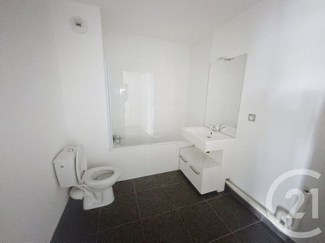 Appartement T2 à louer - 2 pièces - 42.24 m2 - LILLE - 59 - NORD-PAS-DE-CALAIS - Century 21 Vieux-Lille