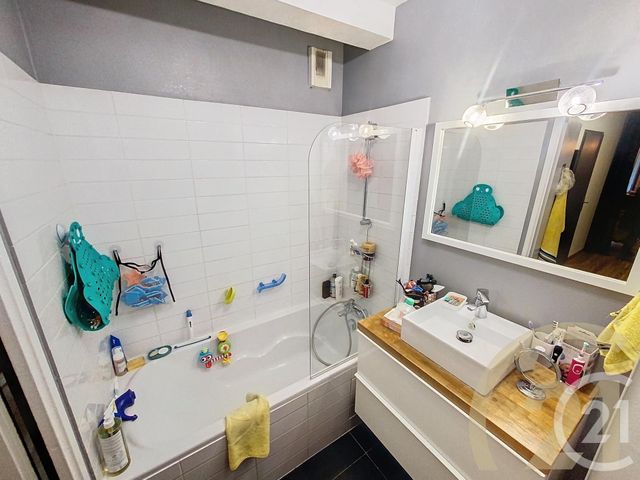 Appartement F4 à louer - 4 pièces - 95.13 m2 - LILLE - 59 - NORD-PAS-DE-CALAIS - Century 21 Vieux-Lille