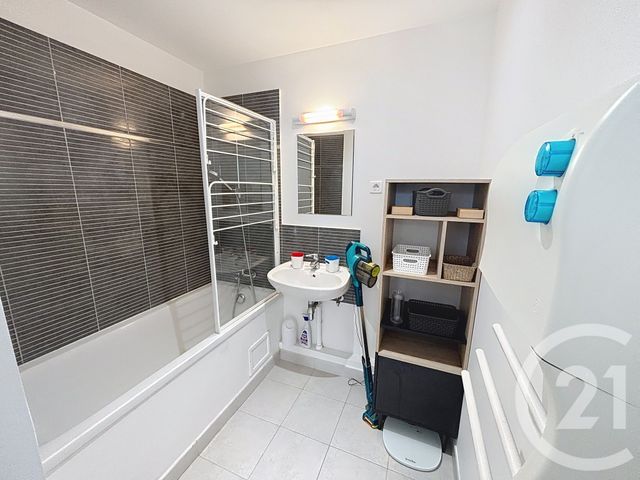 Appartement T3 à louer - 3 pièces - 66.09 m2 - LILLE - 59 - NORD-PAS-DE-CALAIS - Century 21 Vieux-Lille