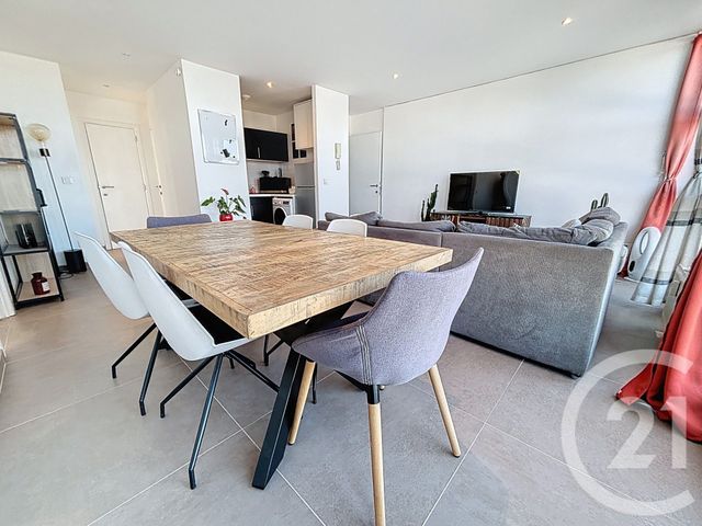 Appartement T3 à louer - 3 pièces - 66.09 m2 - LILLE - 59 - NORD-PAS-DE-CALAIS - Century 21 Vieux-Lille