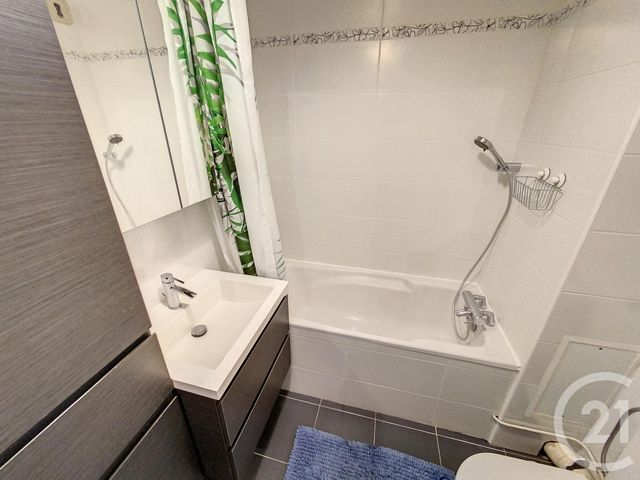 Appartement T2 à louer - 2 pièces - 50.34 m2 - LILLE - 59 - NORD-PAS-DE-CALAIS - Century 21 Vieux-Lille