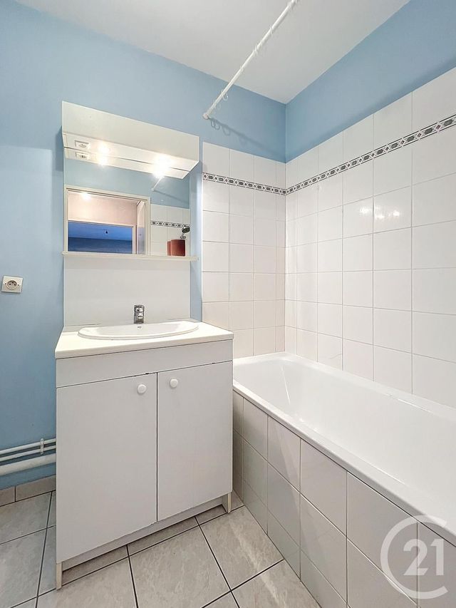 Appartement T2 à louer - 2 pièces - 45.0 m2 - LILLE - 59 - NORD-PAS-DE-CALAIS - Century 21 Vieux-Lille