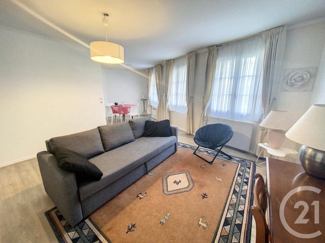 Appartement T3 à louer - 3 pièces - 76.54 m2 - LILLE - 59 - NORD-PAS-DE-CALAIS - Century 21 Vieux-Lille