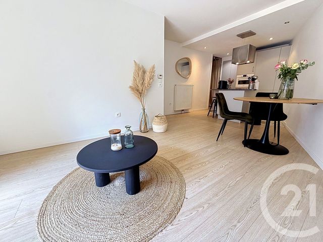 Appartement T2 à vendre - 2 pièces - 47.92 m2 - LILLE - 59 - NORD-PAS-DE-CALAIS - Century 21 Vieux-Lille