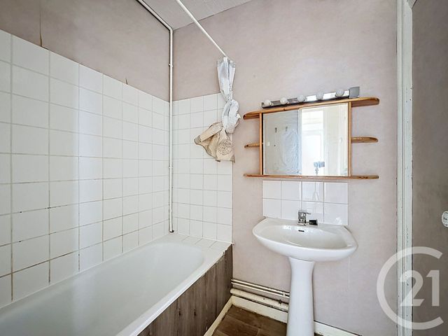 Appartement T2 à louer - 2 pièces - 55.0 m2 - LA MADELEINE - 59 - NORD-PAS-DE-CALAIS - Century 21 Vieux-Lille