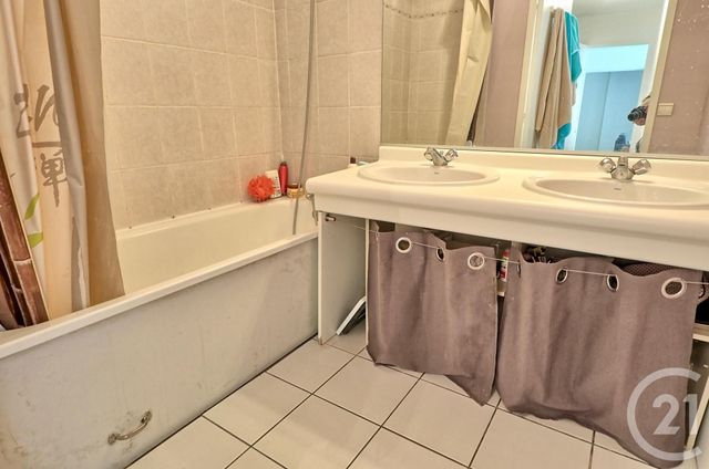 Appartement F3 à louer - 3 pièces - 60.75 m2 - LILLE - 59 - NORD-PAS-DE-CALAIS - Century 21 Vieux-Lille